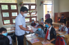 Ông Lương Đình Tiên, Chủ tịch UBND huyện Vân Canh kiểm tra công tác phòng, chống dịch bệnh Covid 19 tại trường Tiểu học Canh Hiển