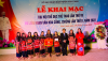 Ban tổ chức trao giải nhất liên hoan văn hóa cồng chiêng cho đoàn Canh Thuận