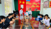 Đồng chí Nguyễn Xuân Việt, Uỷ viên Ban thường vụ Huyện ủy-Phó chủ tịch Thường trực UBND huyện Vân Canh thăm tặng quà tết làng SOS