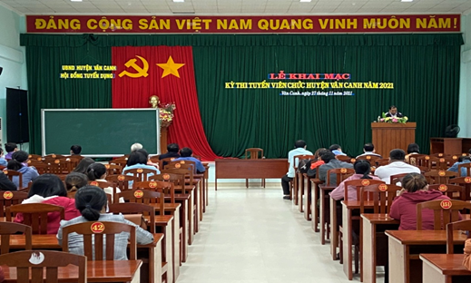 Quang cảnh lễ khai mạc kỳ thi tuyển dụng viên chức năm 2021