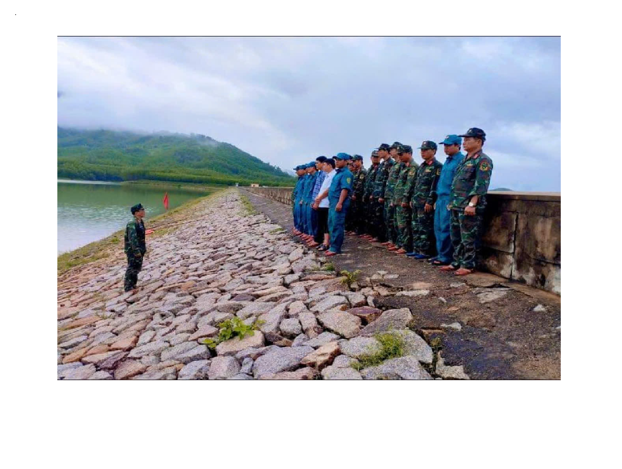 Trung tá Võ Quang Khánh Phó Chỉ huy trưởng Kiêm Tham mưu trưởng Ban CHQS huyện quán triệt tại buổi ra quân huấn luyện